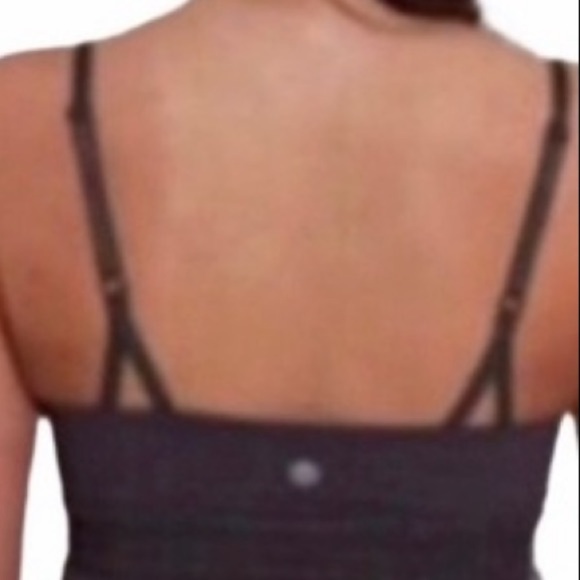 - Lululemon tank - Picture 11 of 11